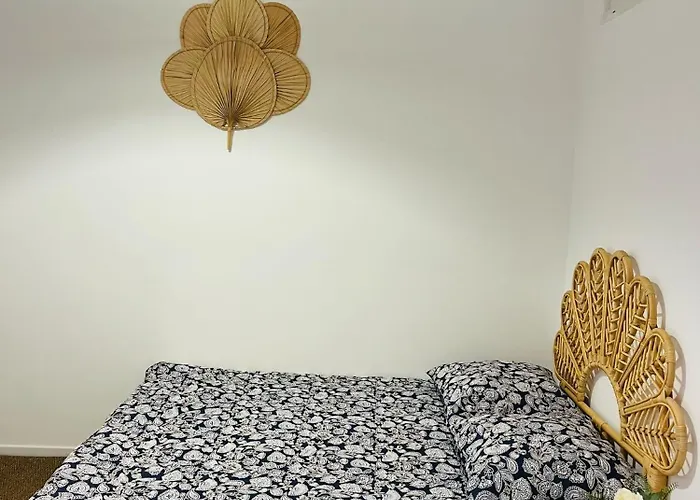 Studio En Plein Coeur Du Vieil Antibes, Vue Sur Place Romantique